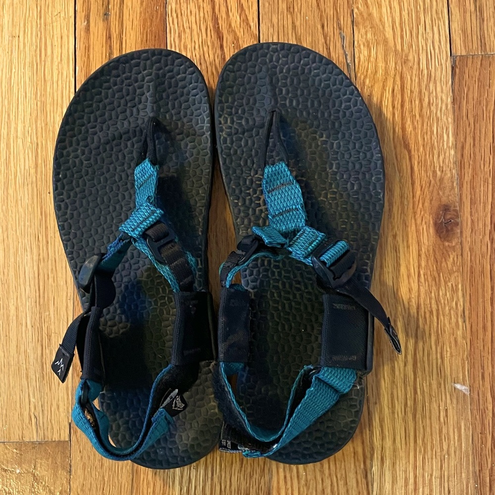 Womens Size 6.5 Bedrock Sandals